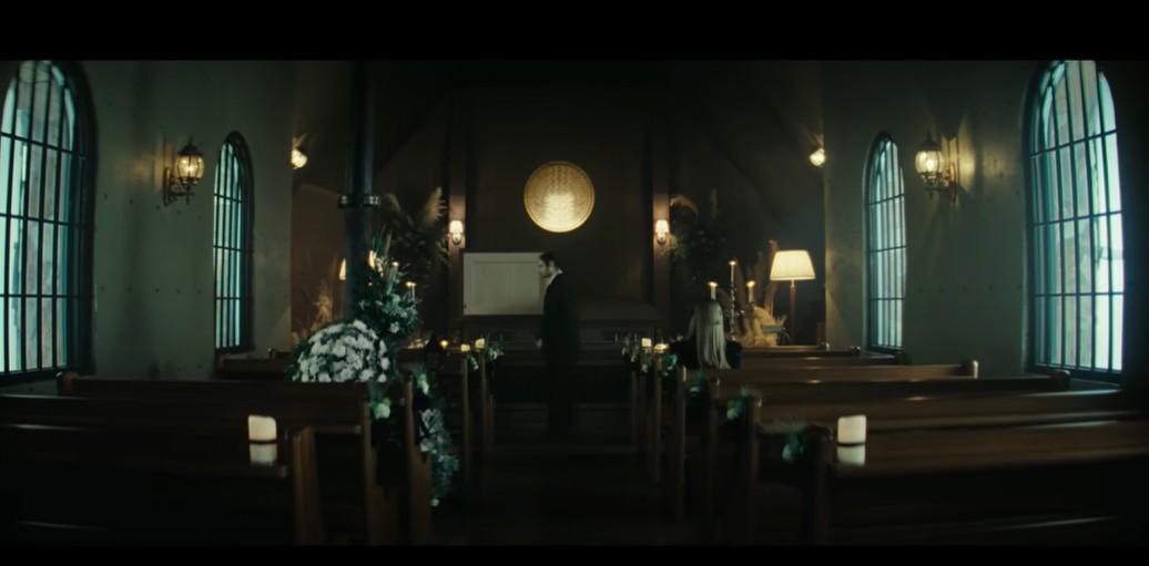 Lisa@BLACKPINK 坂口健太郎微電影MV出爐 願做湖映照你的美