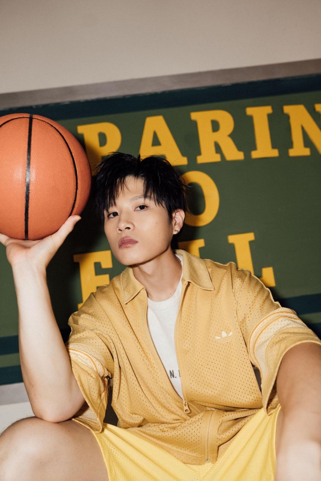 Michael C於9月26日推出首張個人實體專輯《C Major》。