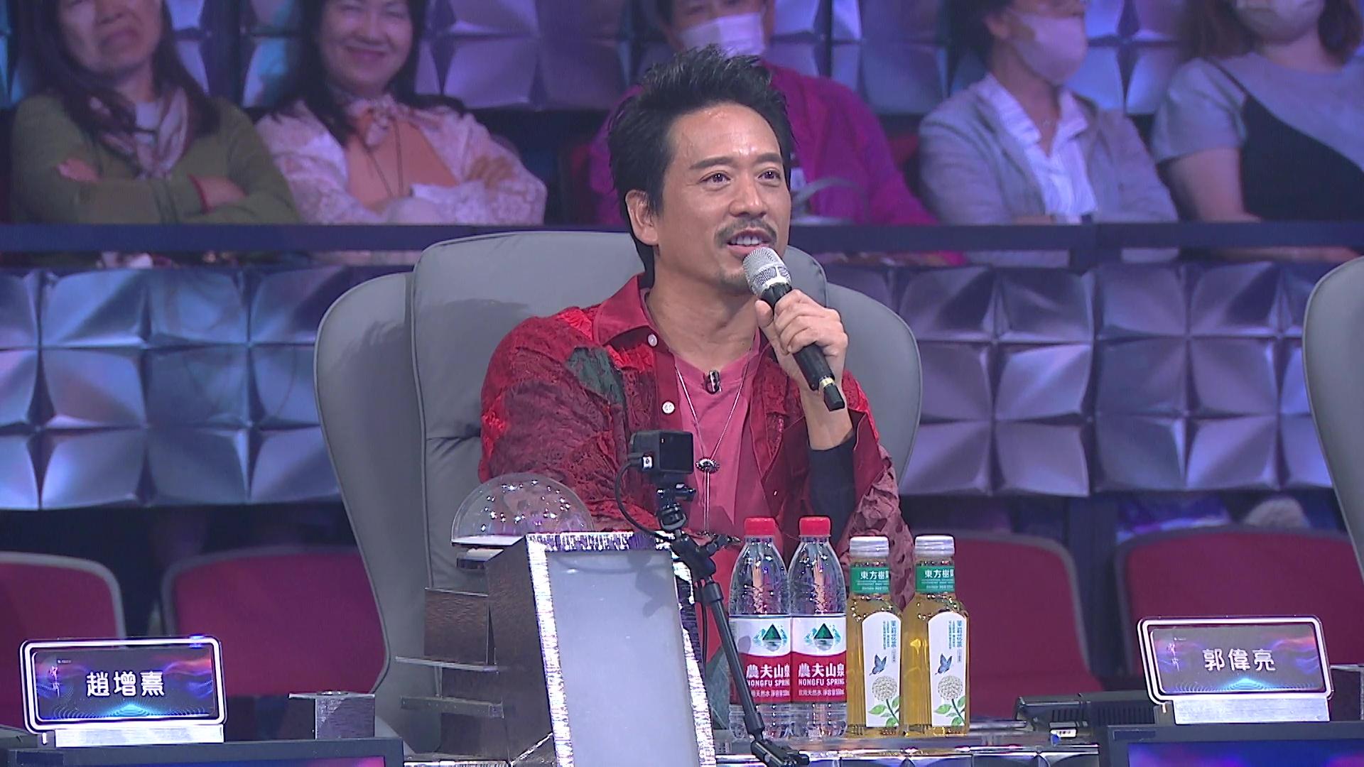 郭偉亮大讚Jeffrey有機會做一個偶像歌手。