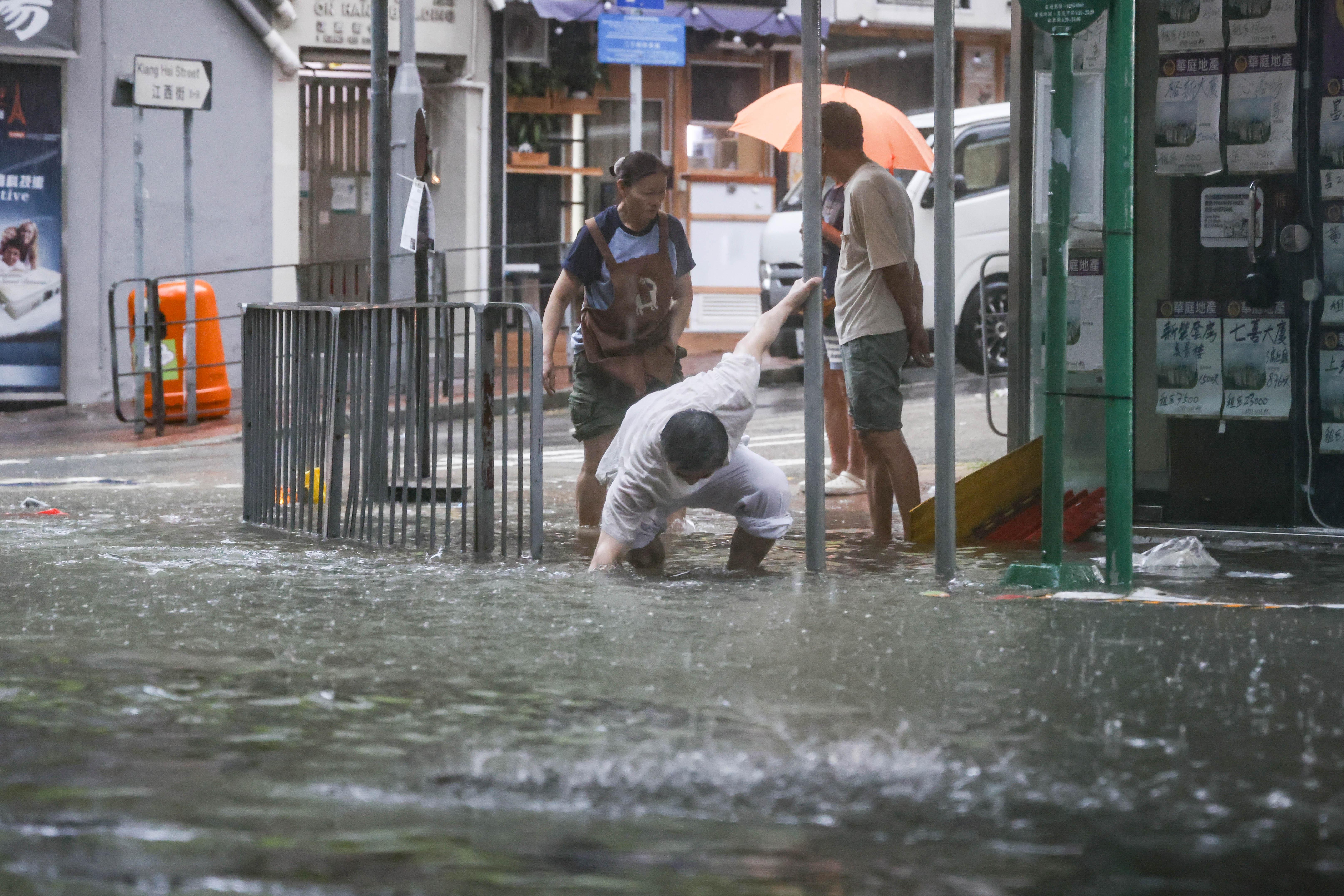 天文台今年破紀錄發出五次黑色暴雨警告信號(中通社資料圖片)