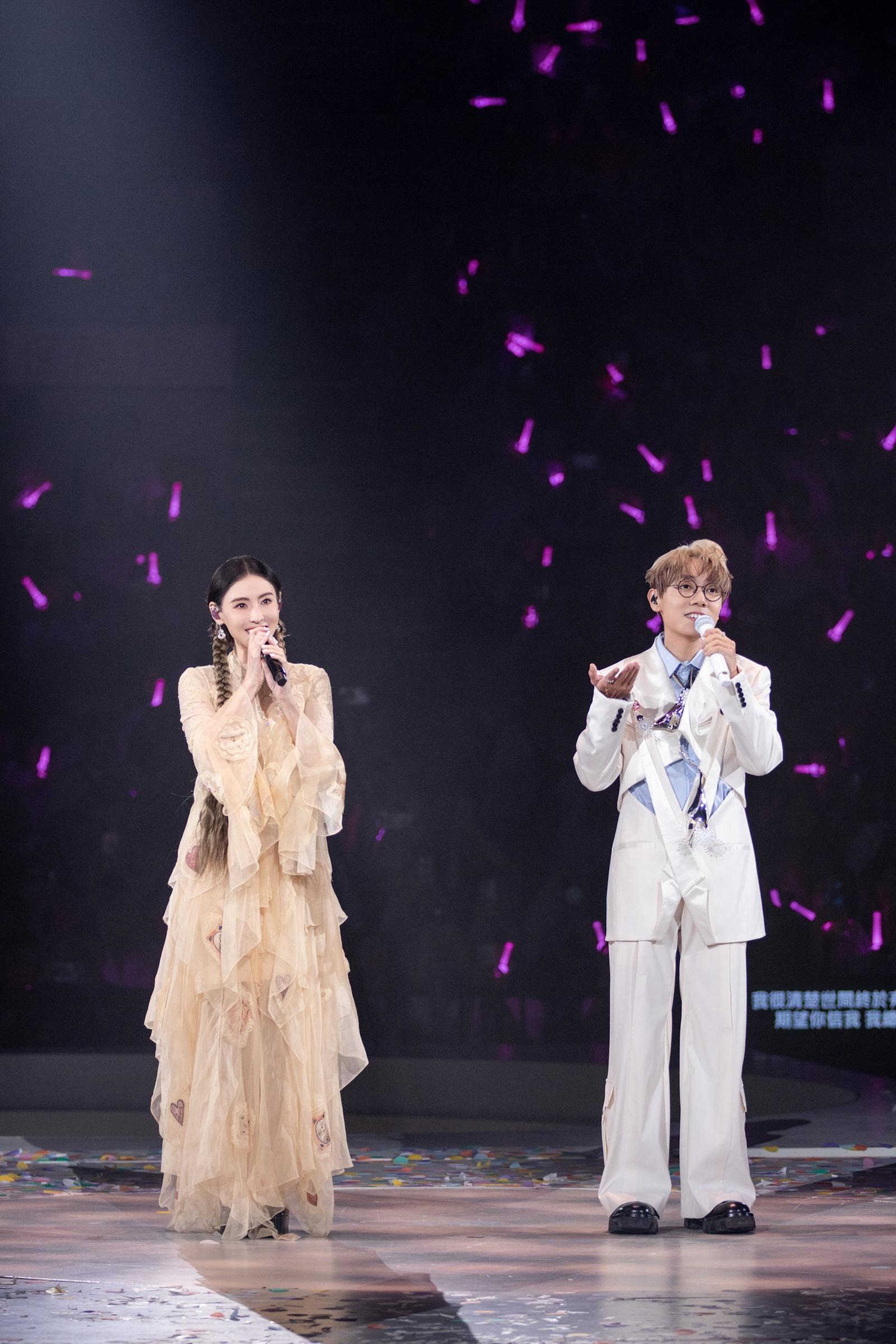 林家謙自爆自張買的CD是張柏芝的《Destination》。