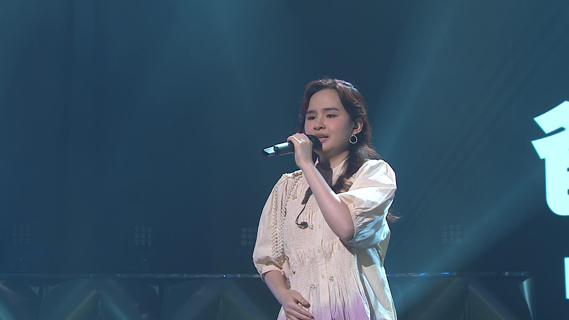 蕭凱恩(Michelle)獻唱《你是你本身的傳奇》。