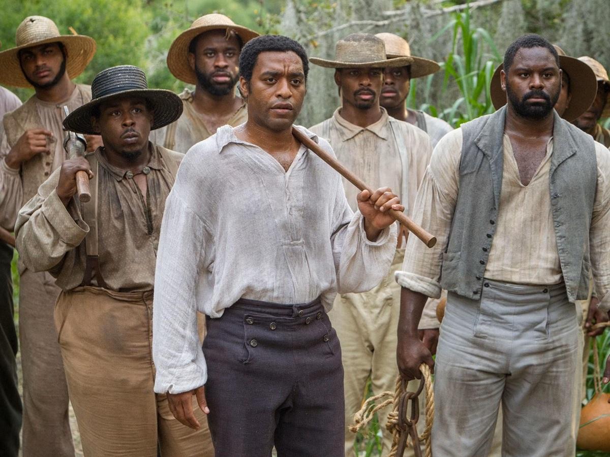 《被奪走的12年》男星(白衫)Chiwetel Ejiofor。