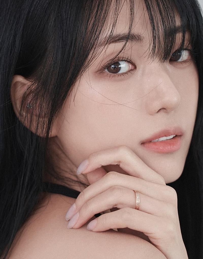 Jisoo人母胞姊金智允出道 拍綜藝爭做最佳售貨員