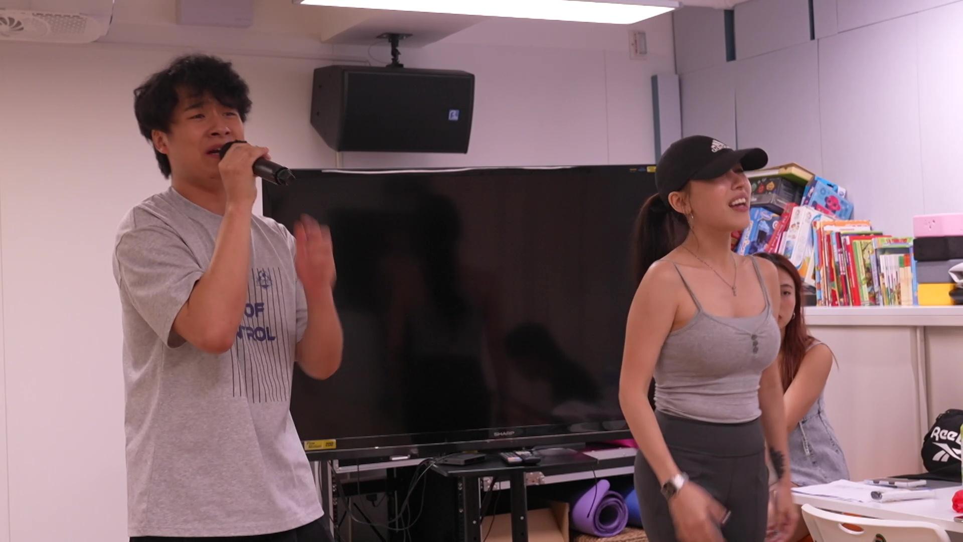 片段可見張津銘與組員們感情相當好。