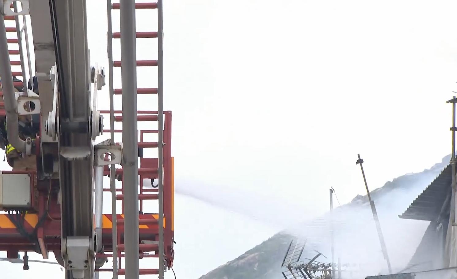 石澳發生二級火警。(有線電視新聞截圖)