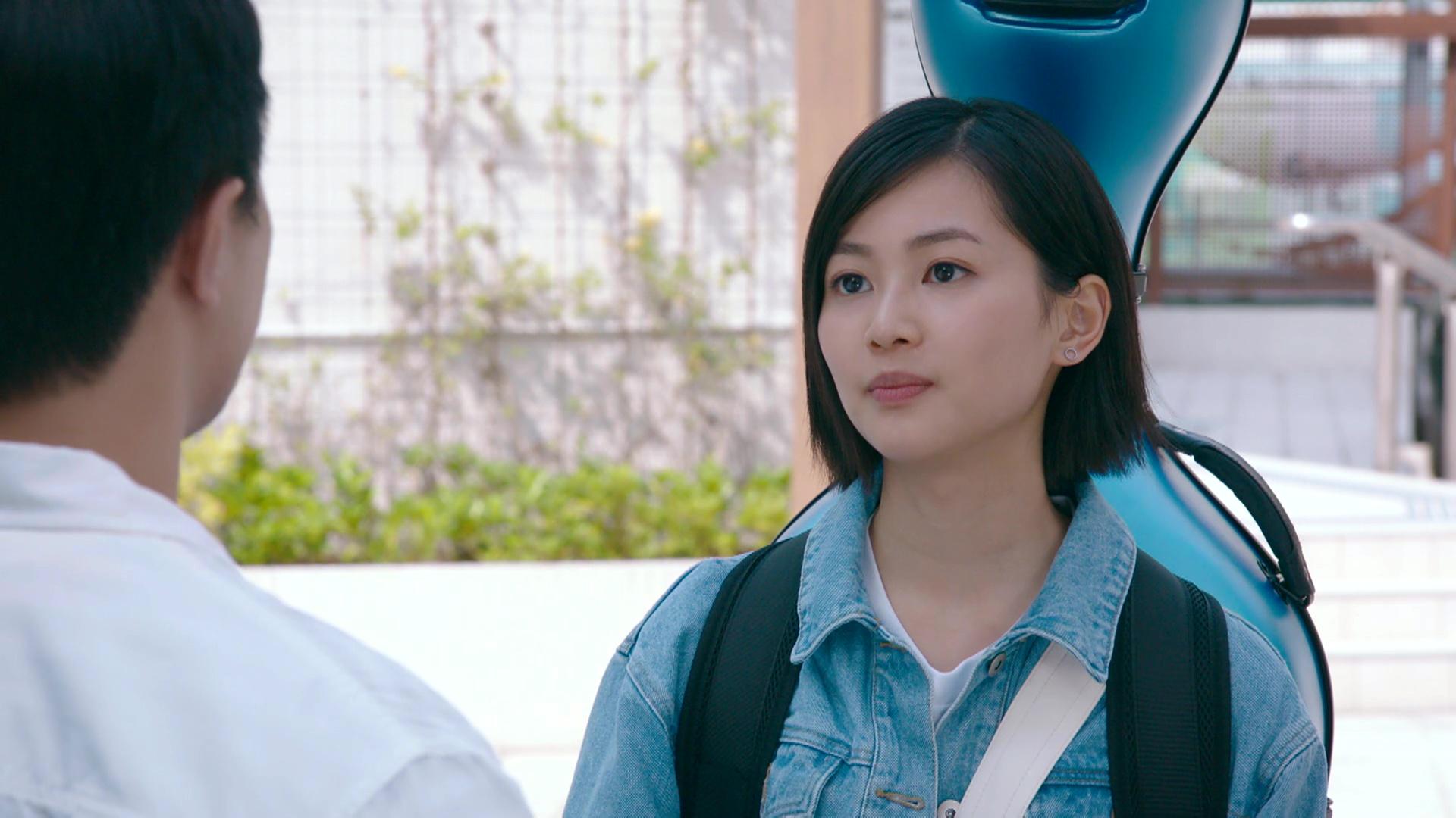 郭柏妍這場忍淚戲演出咗倔強嘅味道。算係交足功課。