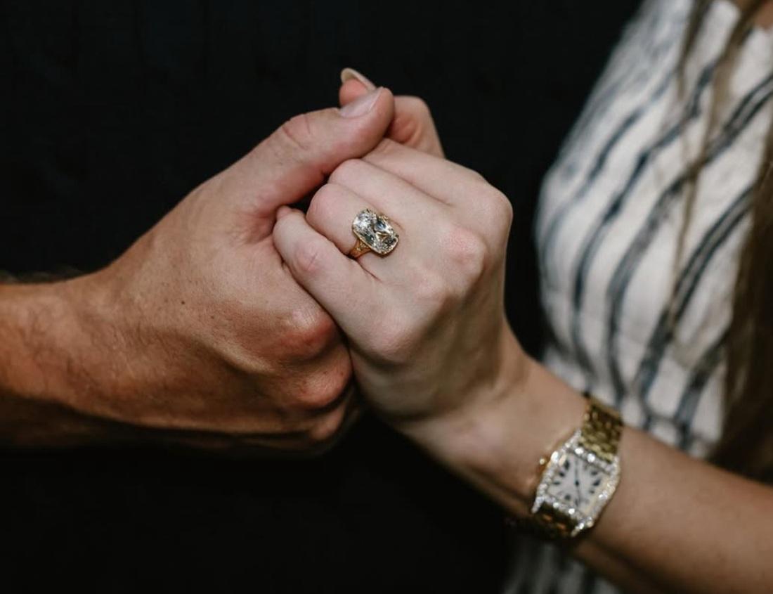 Taylor戴上卡地亞鑽石錶,現時再加一隻200萬美元婚戒。