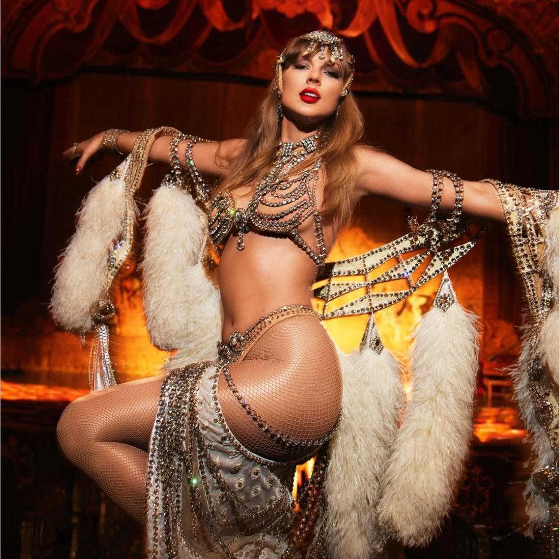 新專輯大玩性惑形象。