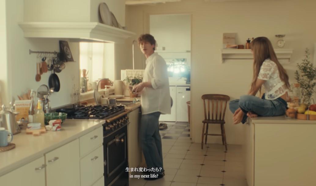 坂口回答希望做一個湖,映照樹的美。