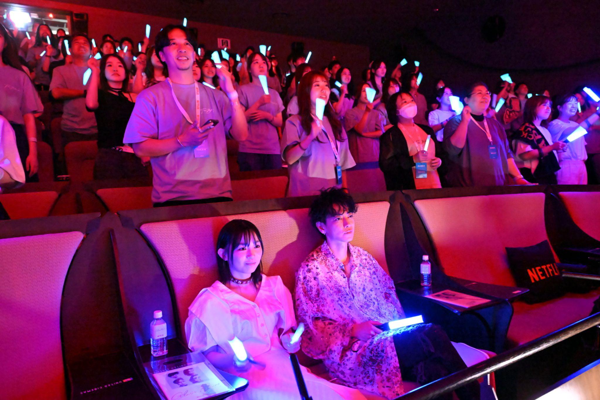 佐藤健、宮崎優到台場出席《玻璃之心》體感上映會。