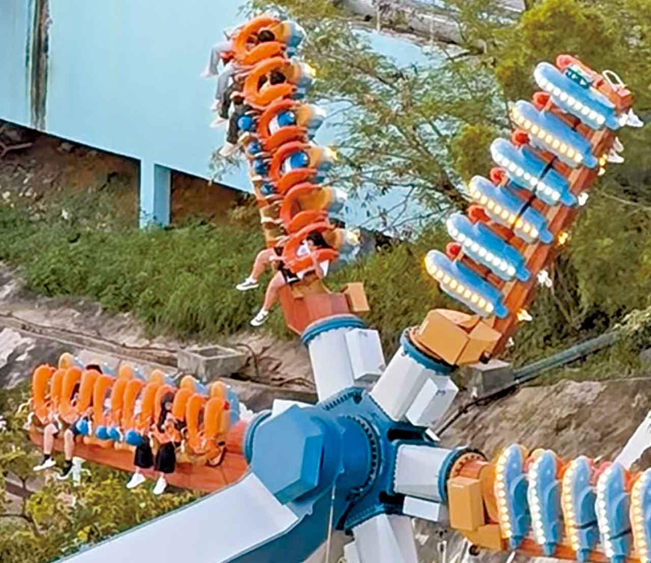海洋公園狂野龍捲風故障