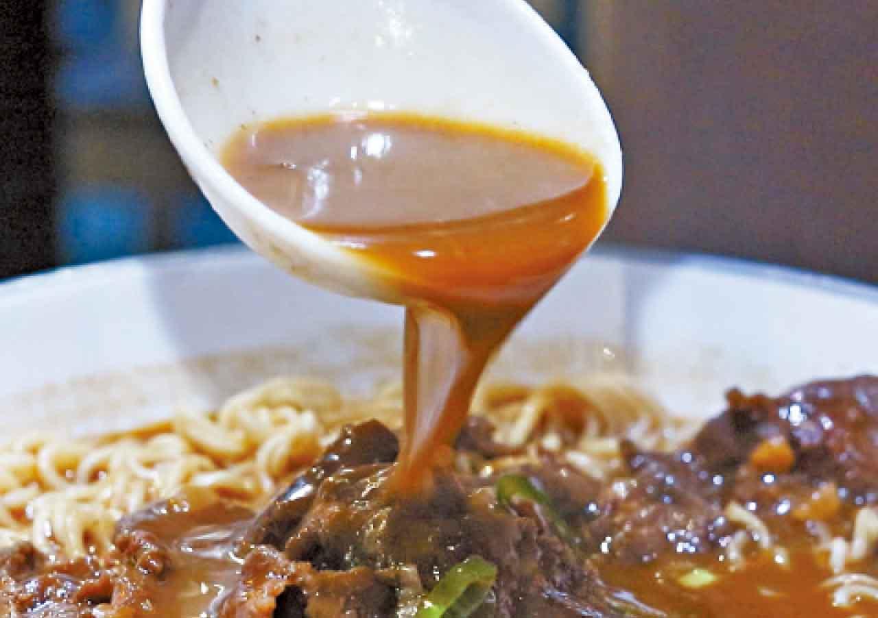 麵湯濃度像食沙爹牛肉火鍋。