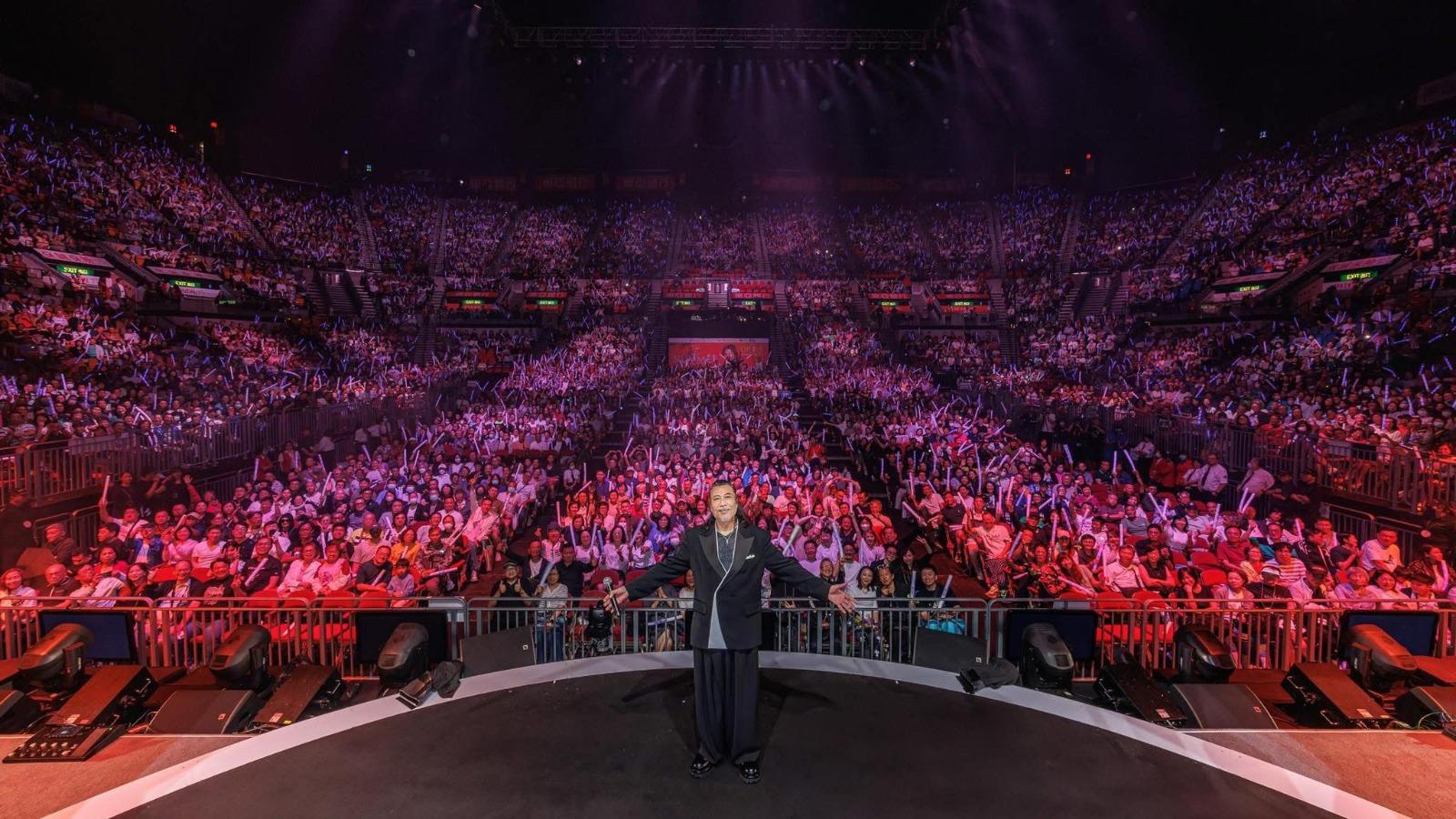 Danny邀請全場觀眾大合照留念。