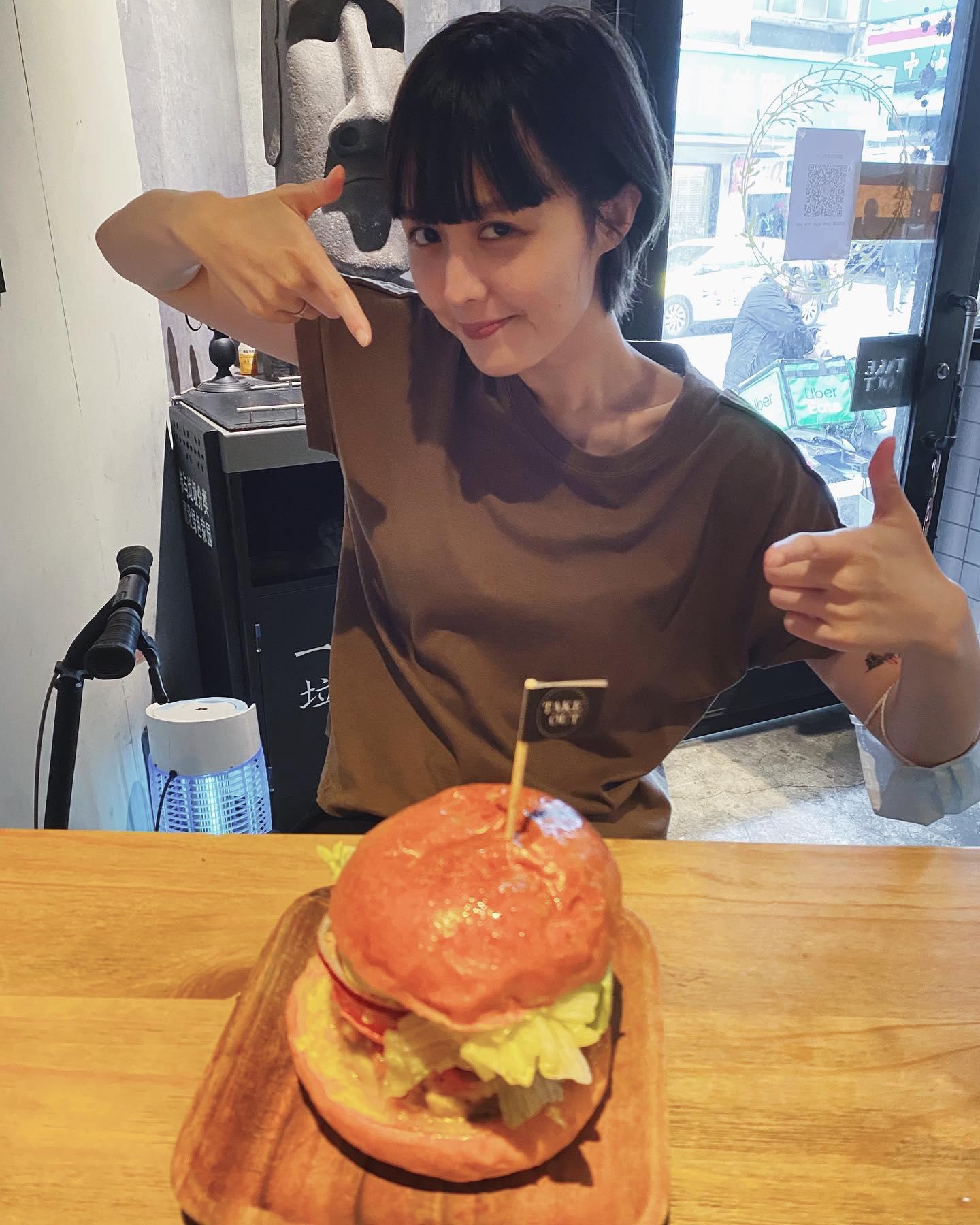 知名美妝網紅荔枝兒(Liz)