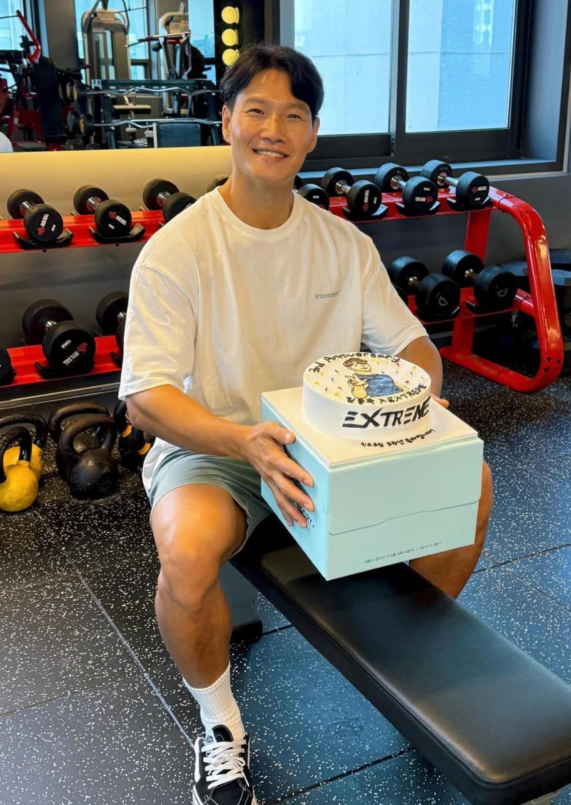 金鐘國憑着韓國人氣綜藝節目《Running Man》而在世界各地擁有極高知名度。