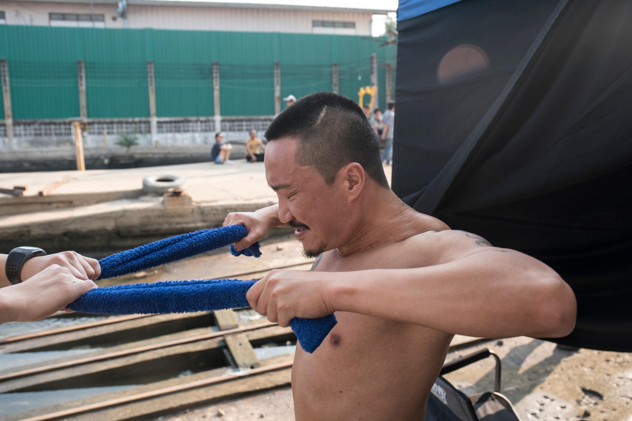 鄭中基為角色去增磅練大隻。