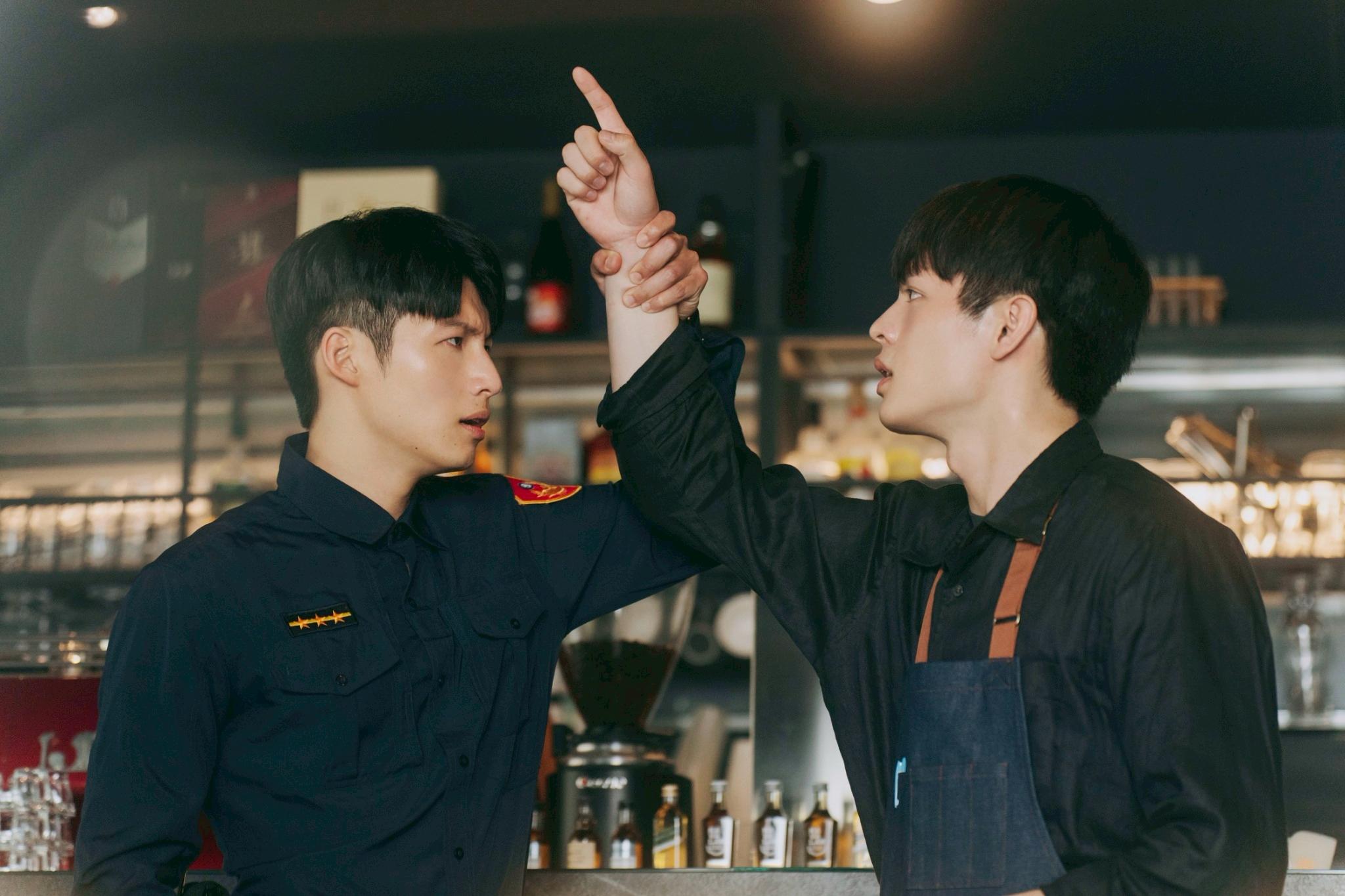 邱以太最近夥拍劉育仁擔正BL劇《整個世界,只有你連上了我》。