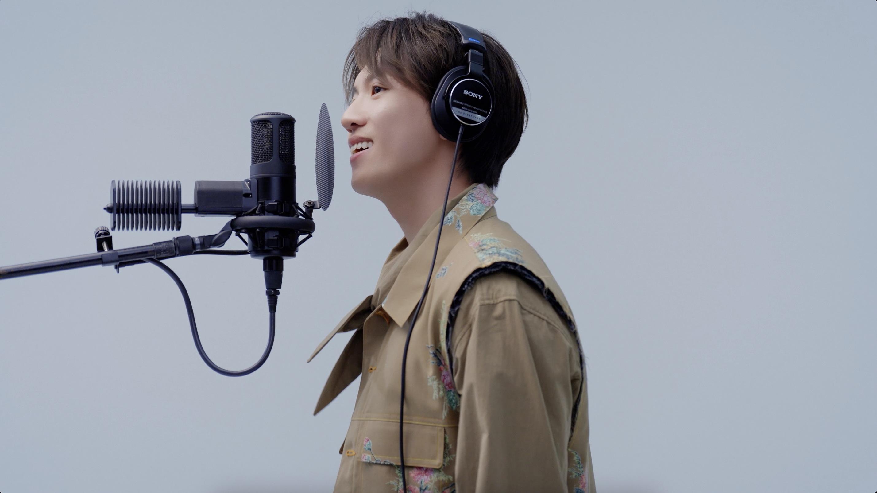 力臻從16位專業歌手中脫穎而出,登上「THE FIRST TAKE」獻唱《2882點85✈》。