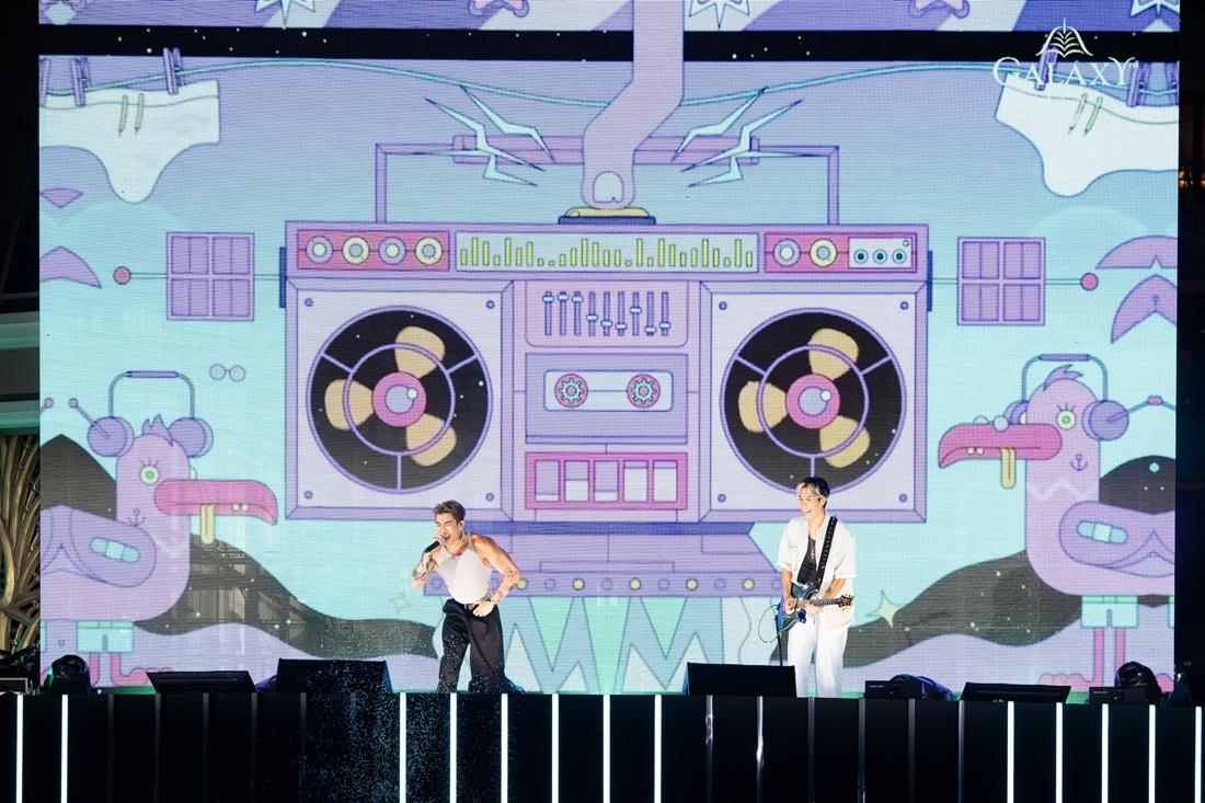 Tyson Yoshi現身水上派對 3,000人前唱到high