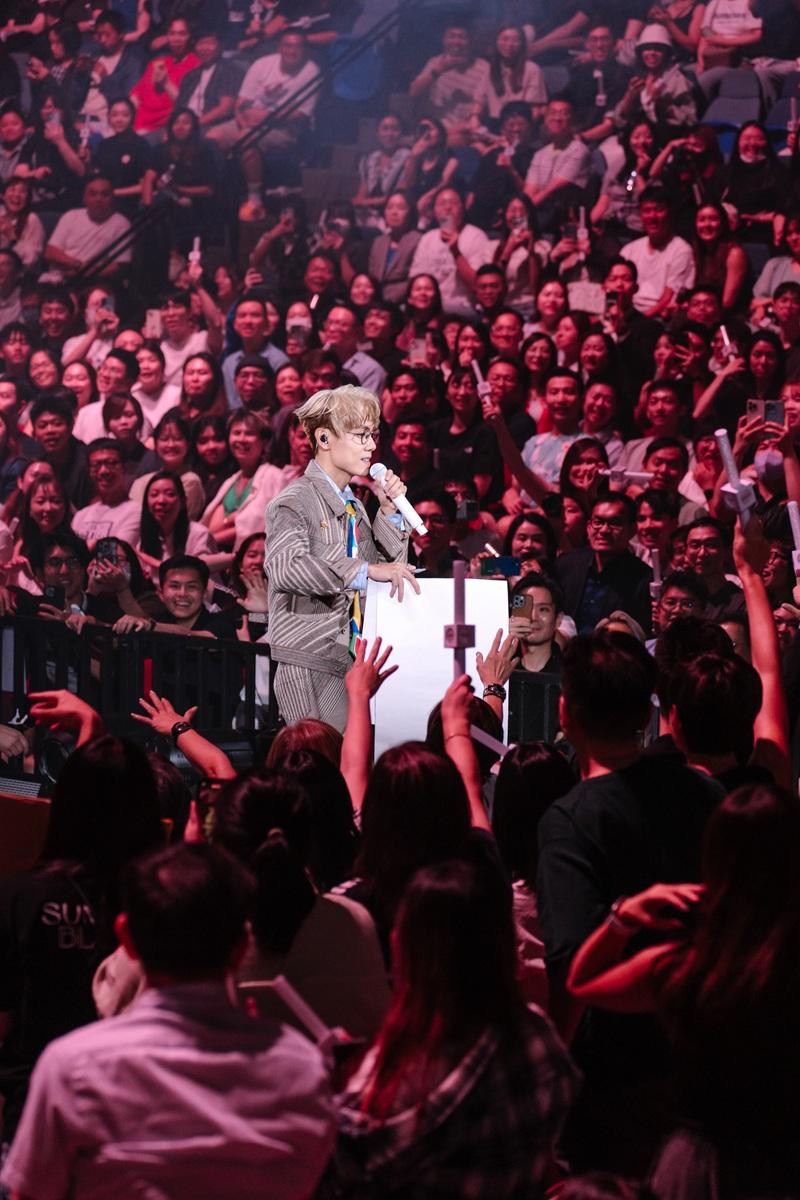 林家謙演唱會|借用Eason歌曲教誨 Kiri T 6年後再影合照