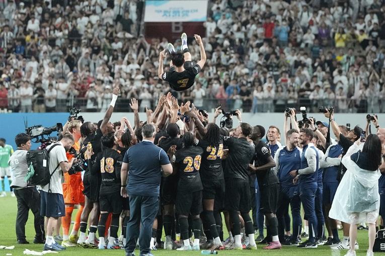 孫興民早前在南韓友賽告別熱刺。