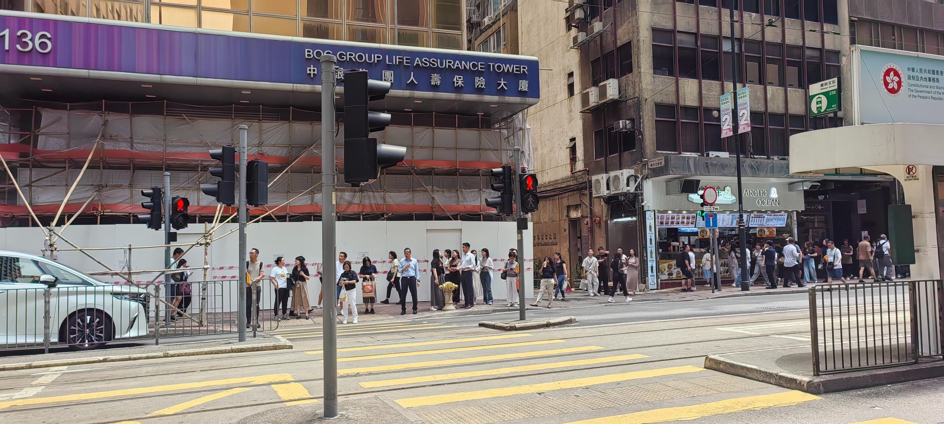 早前進駐中環老字號羅富記舊舖的兩餸飯店「北冰洋」,開業不足3個月,便被發現連日來拉閘,惹來結業疑雲。(facebook群組「香港兩餸飯關注組」)