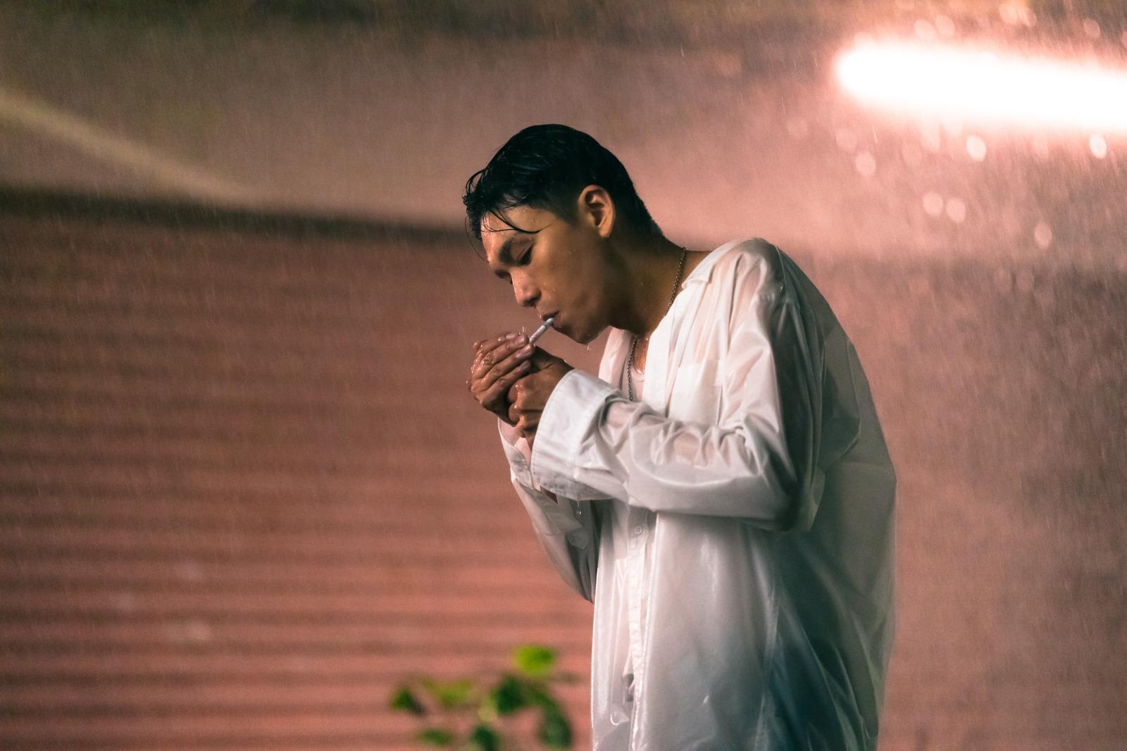 小野勁爽快,一口答應拍今次MV。