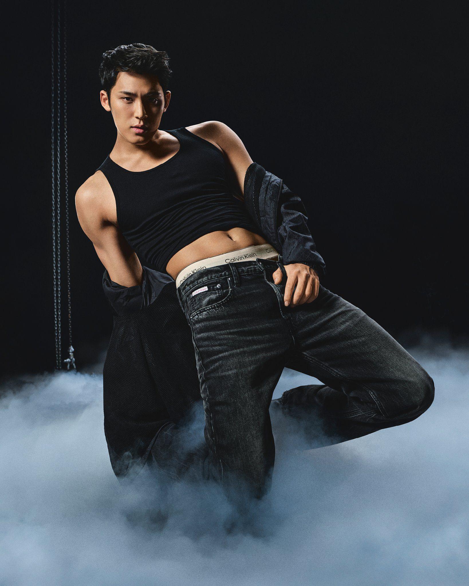 金珉奎拍攝全新廣告硬銷男人味。