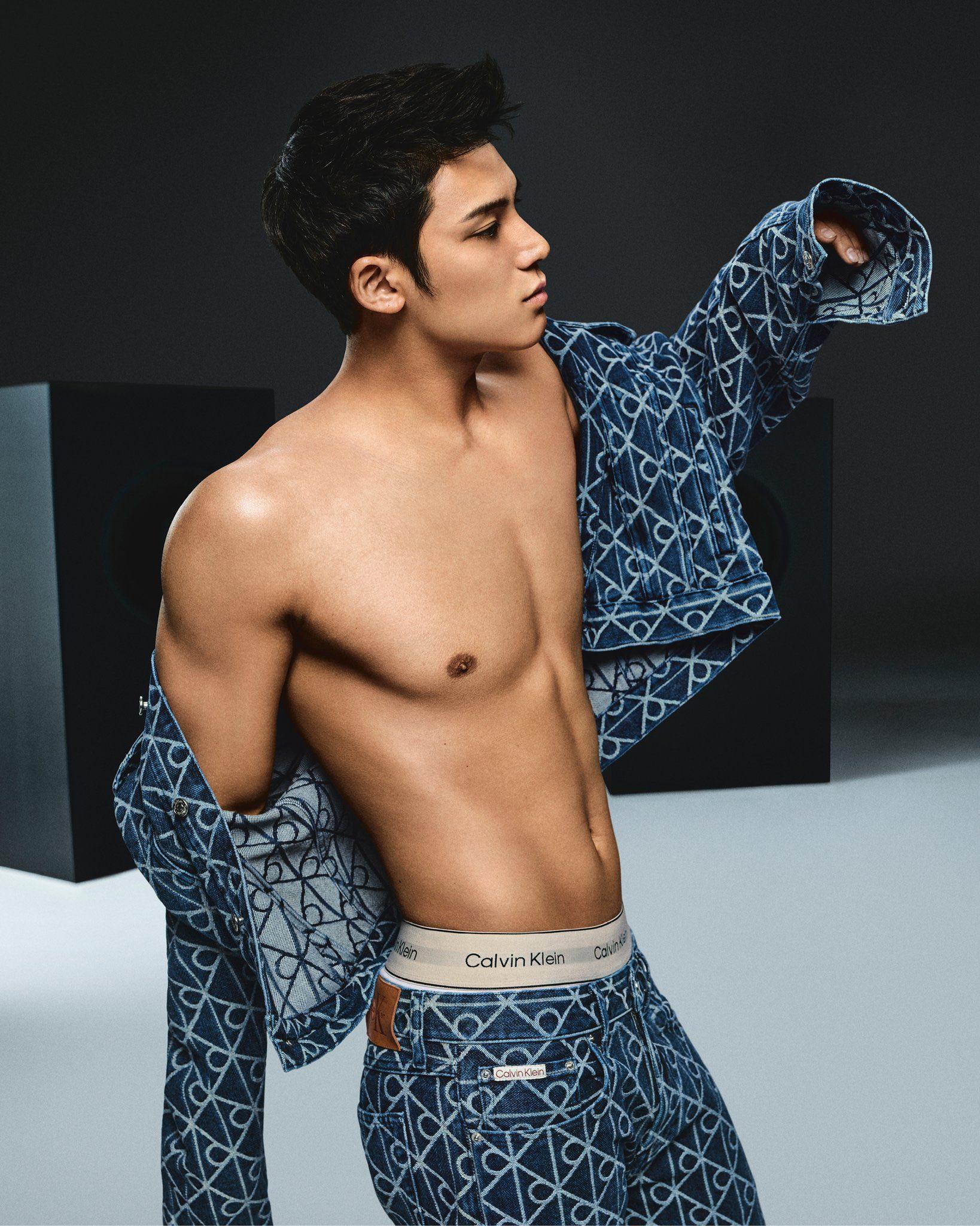 金珉奎為Calvin Klein再有新廣告曝光。