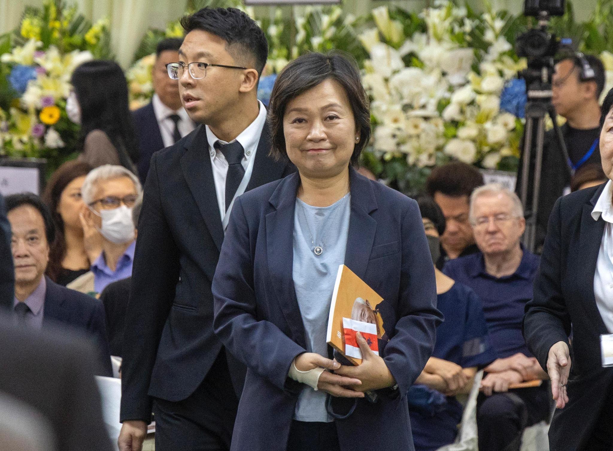 香港樹仁大學創校校監胡鴻烈離世,校方在北角香港殯儀館設靈,教育局局長蔡若蓮致哀。(樹仁大學圖片)