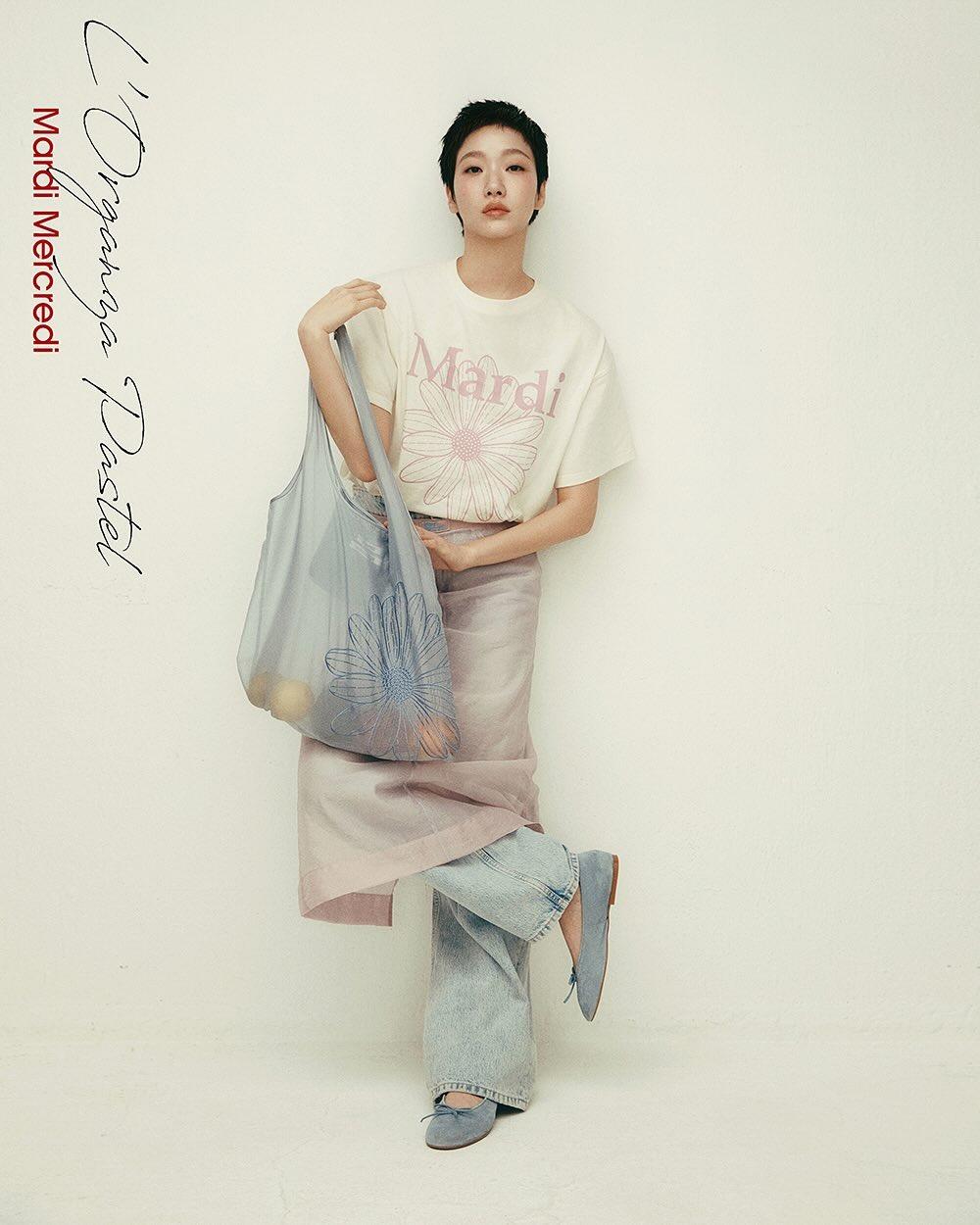 金高銀演繹空靈系風格的大型透紗手提袋,一度搶購至斷貨。