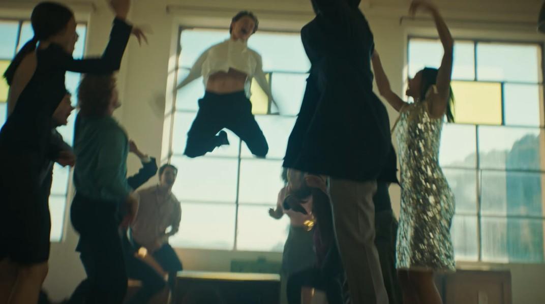 湯姆賀倫任Prada香水代言人 宣傳片由細跳到大