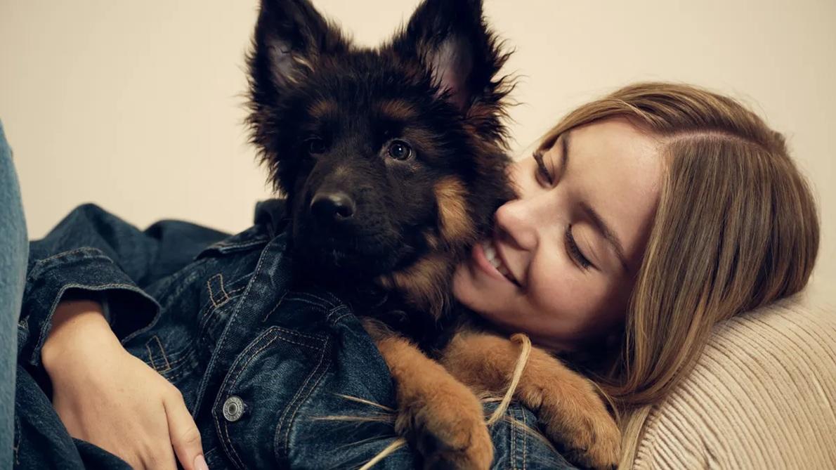 Sydney Sweeney牛仔褲廣告鬧白人至上風波 副總統萬斯嘲諷民主黨