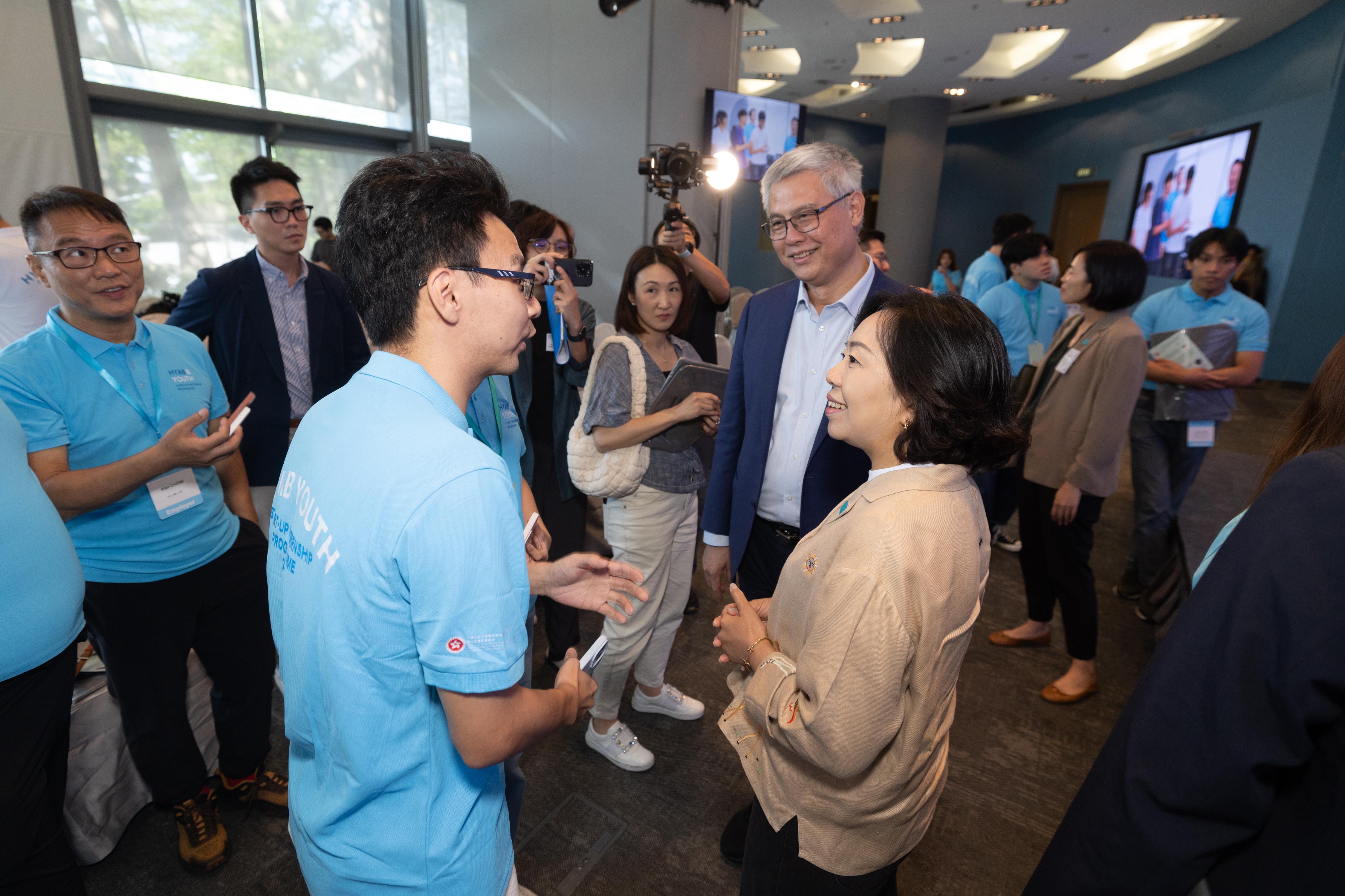 參與計劃的數碼港社群初創僱主與實習生分享活動得著。