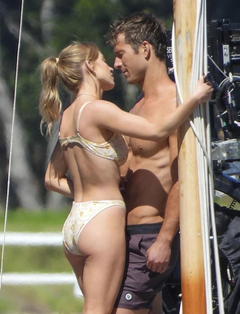 爆紅片《真的狠愛你》。