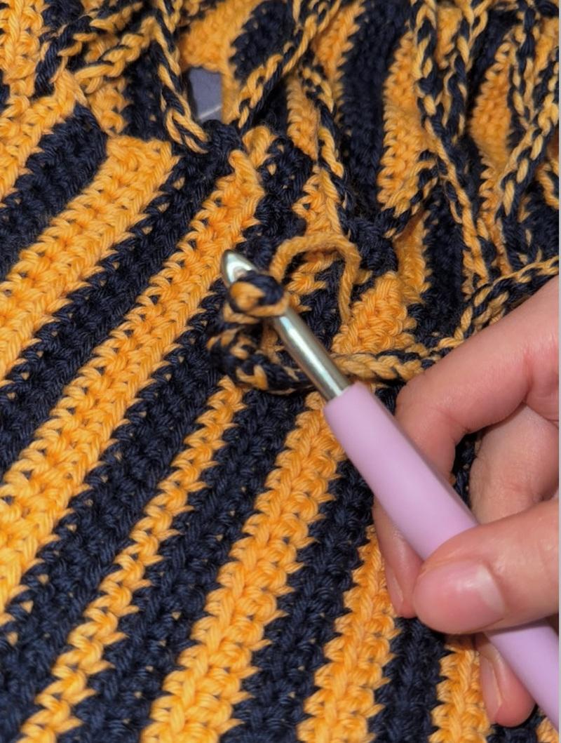 阿妹@Lolly Talk日本街頭穿自製性感背心