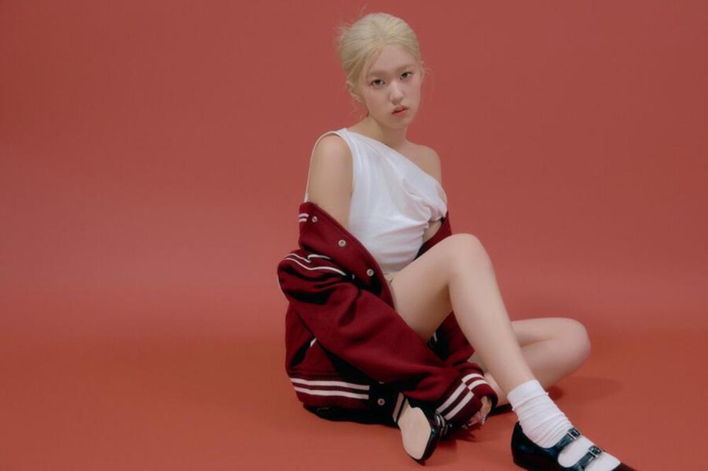 20歲尹智允一致公認為團中最人氣最唱得又靚之人,退團令izna實力大減。