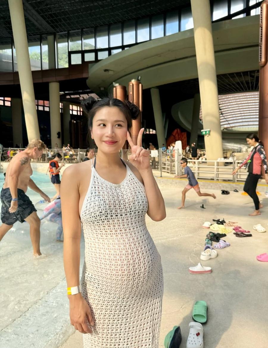 林芊妤大肚周圍去 睇完雪再落水