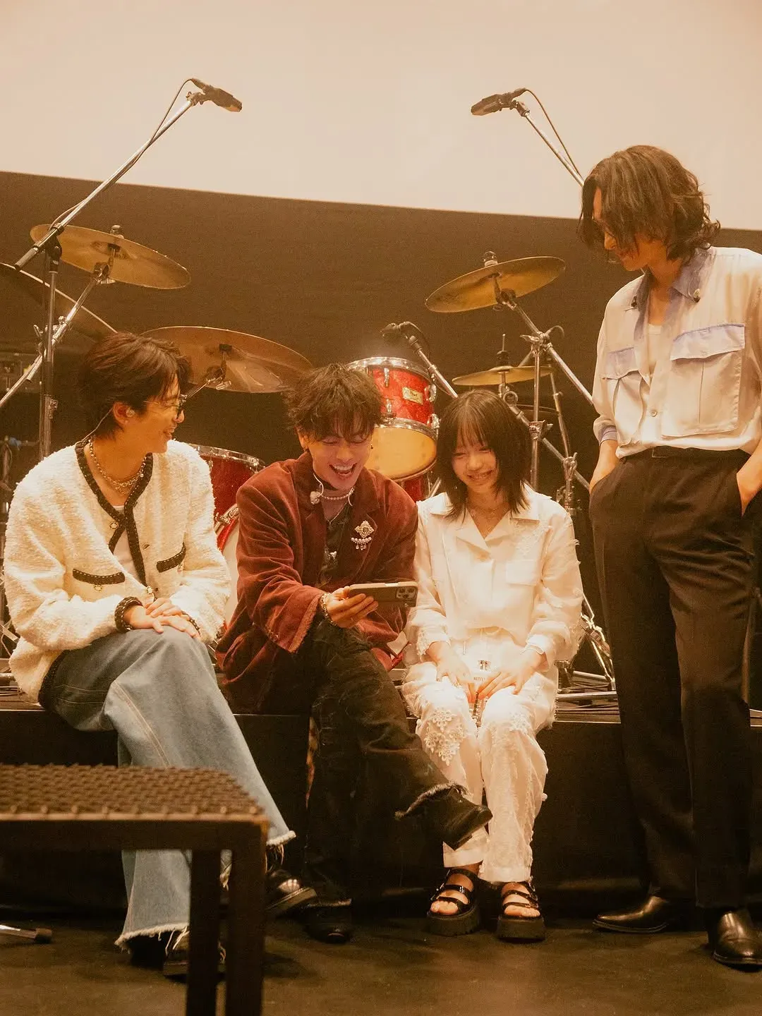 佐藤健率領劇中拍檔宮崎優、町田啓太、志尊淳組成四人樂隊TENBLANK最近殺入樂壇。