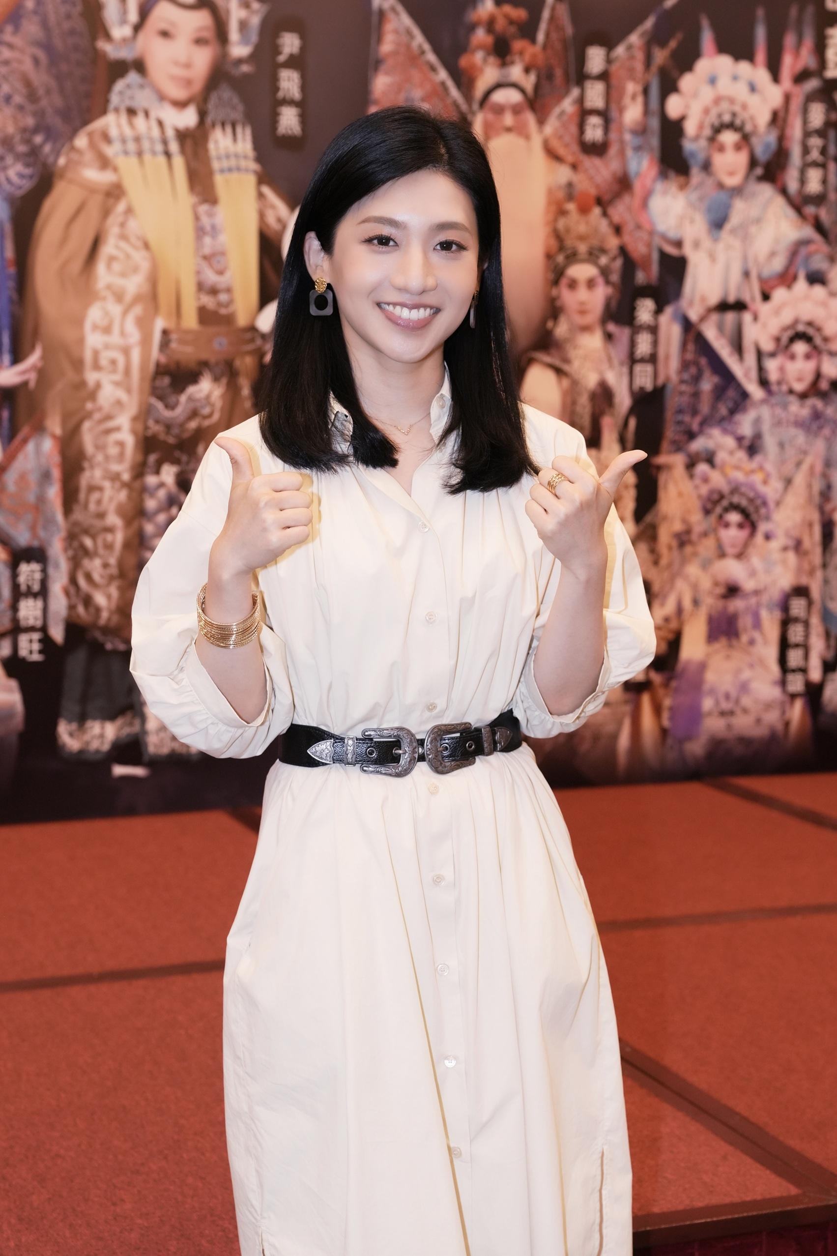 新貴花旦梁非同不僅粵劇造型靚,時裝一樣清麗脫俗。