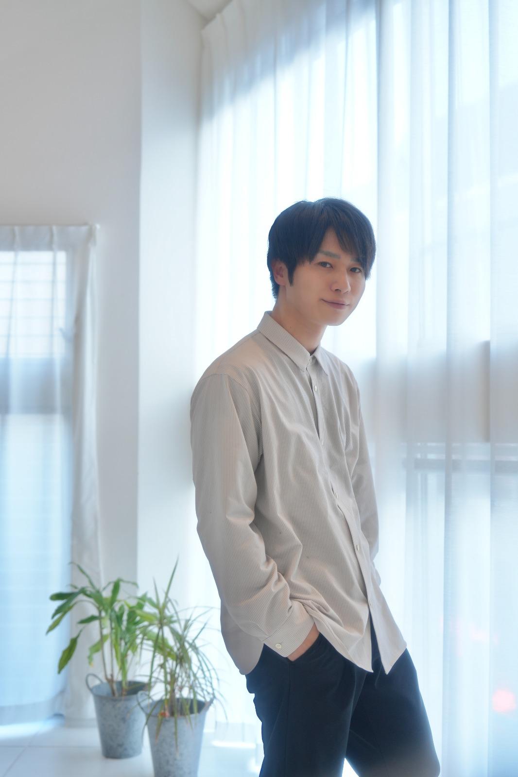 「犬系男優」北野翔長相帥氣,笑起來靦腆,擁有精壯六塊肌,反差感極大的他,被粉絲封為「狂野系天菜」,更是公認的耐久型代表。