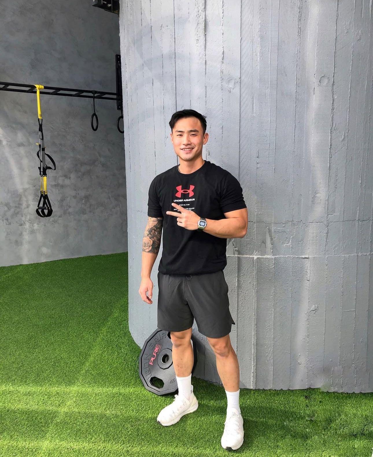 Elvis是阿Sa及關智斌的私人健身教練。