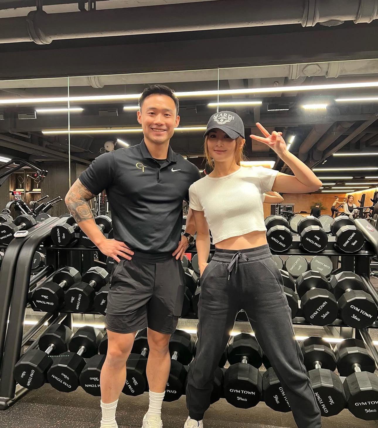 Elvis曾在社交網貼合照賀阿Sa生日。