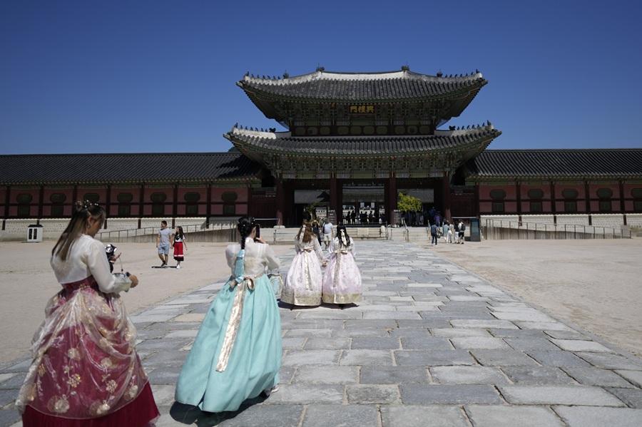 南韓免費入境卡也可圖利?!仁川機場掃光疑內地人整疊拎走「轉賣」