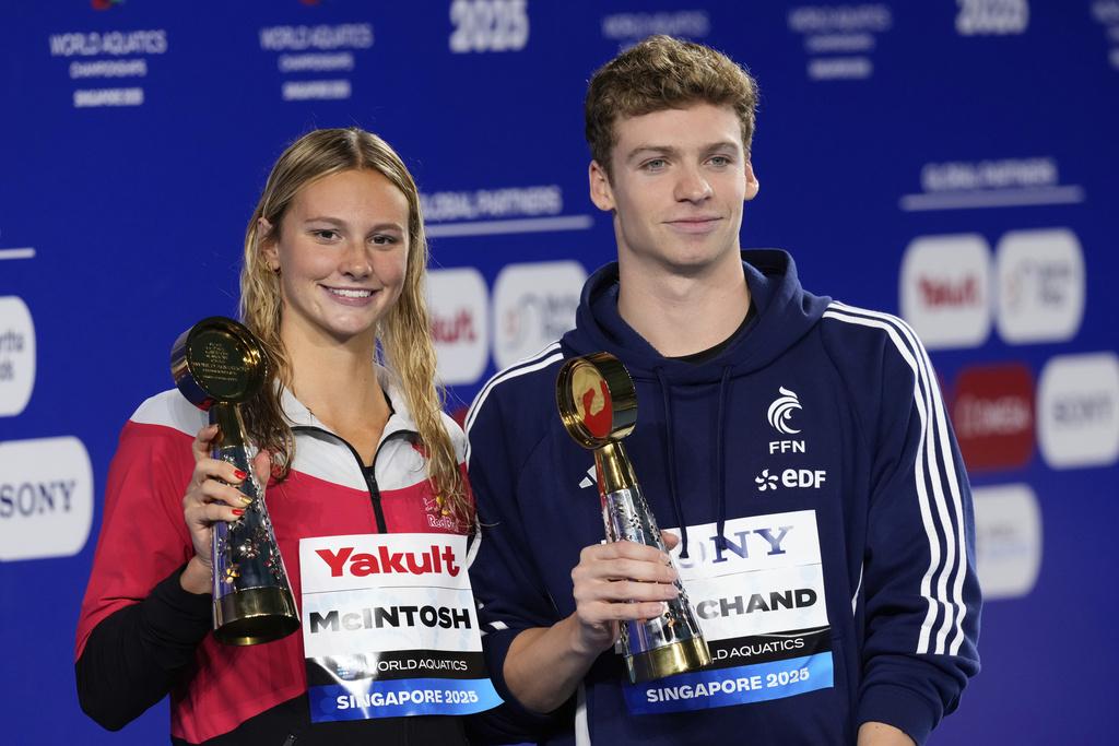 加拿大美女麥堅杜舒(Summer McIntosh)在世界游泳錦標賽獨取4金。(美聯社)