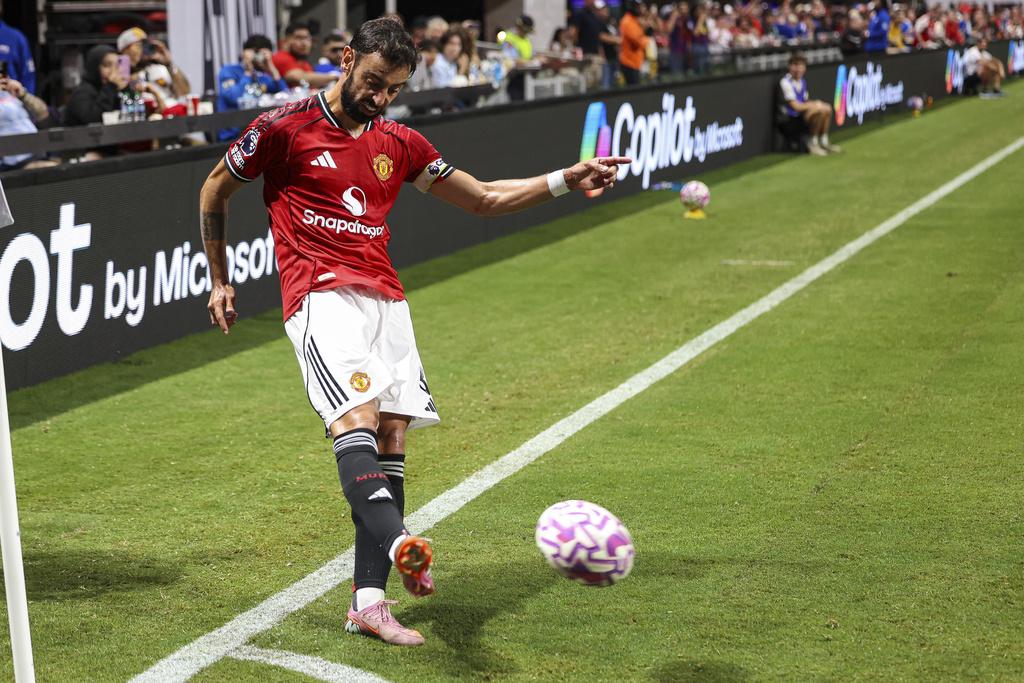 般奴費南迪斯留效曼聯。(美聯社)