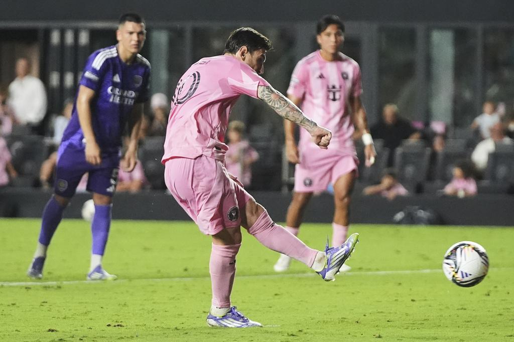 美斯為國際邁亞密主射12碼扳平。(美聯社)