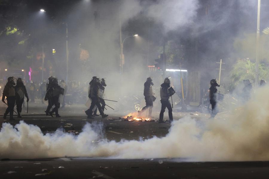 印尼示威升級5死 總統普拉博沃宣布取消議員津貼