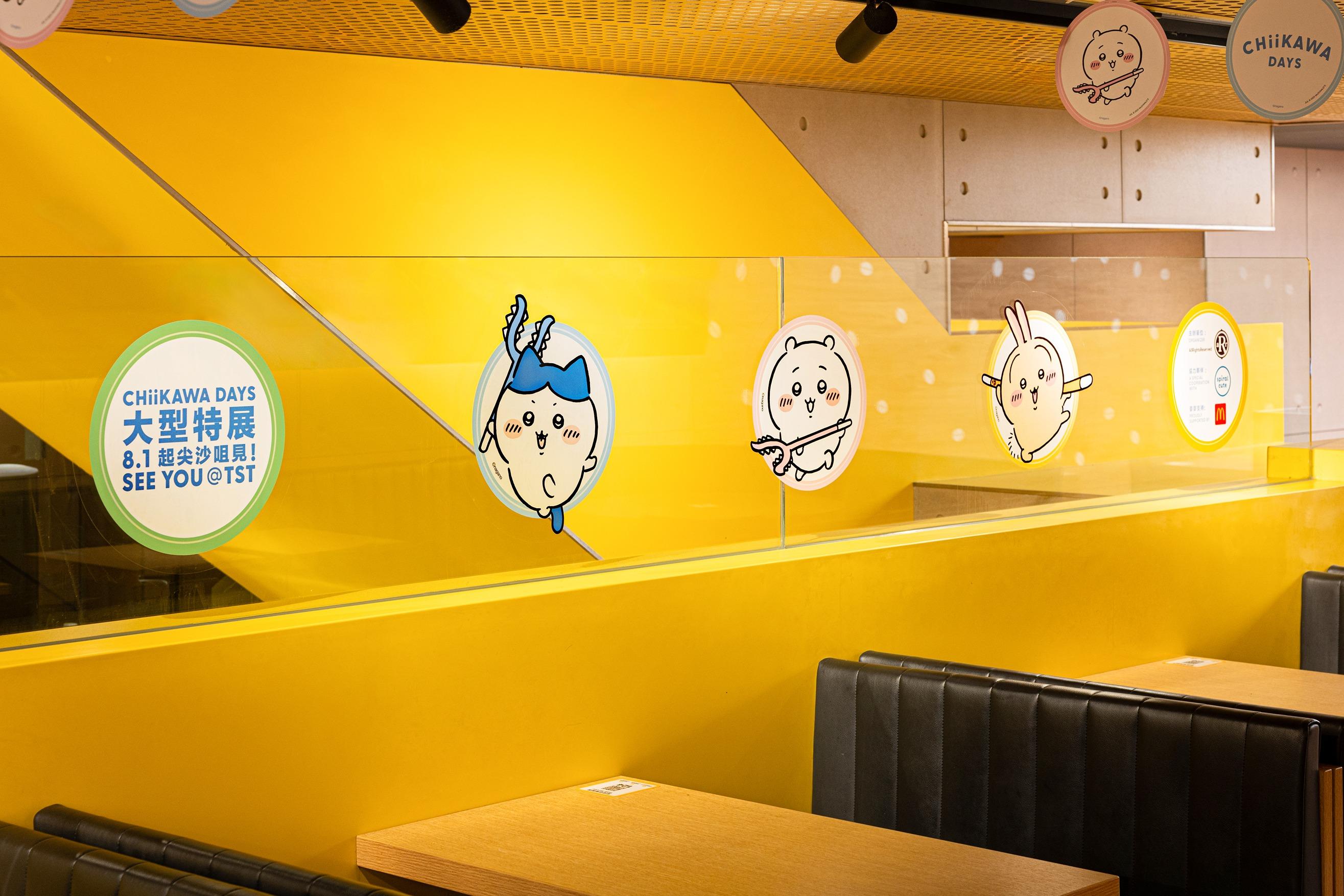 銅鑼灣怡和街主題店除了旗海裝飾、玻璃櫥窗裝飾、巨型角色紙牌外,更設有打卡牆以及海報掛畫